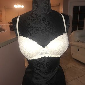 Victoria's Secret/Pink White Date Push-Up 32DD